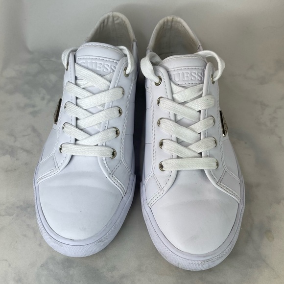 GUESS women's sneakers Logo detailing Low-top cut Lace-up design White Size 7.5 - Picture 9 of 11